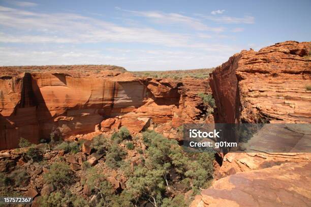 Rock Penhasco No Topo De Kings Canyon - Fotografias de stock e mais imagens de Alice Springs - Alice Springs, Território do Norte, Ajardinado