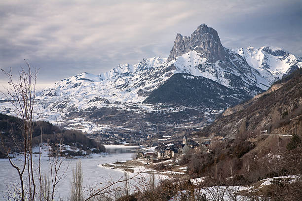 sallent de gállego - huesca fotografías e imágenes de stock