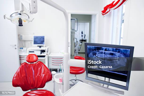 Ambulatorio Dentistico - Fotografie stock e altre immagini di Immagine a raggi X - Immagine a raggi X, Ambulatorio dentistico, Apparecchiatura odontoiatrica