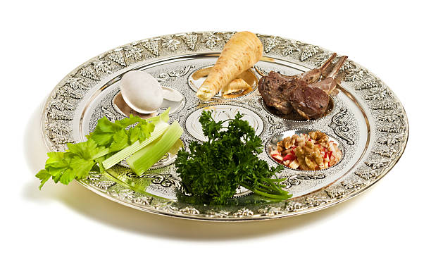 тарелка для песах - seder meal passover judaism стоковые фото и изображения