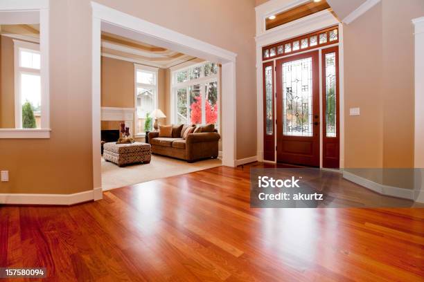 新しいカスタム美しい硬質の木製フロアーの入口の高級な - 家の中のストックフォトや画像を多数ご用意 - 家の中, 建物入口, 屋内