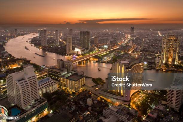 Panorámica A Bangkok Foto de stock y más banco de imágenes de Bangkok - Bangkok, Mirar el paisaje, Mirar por la ventana