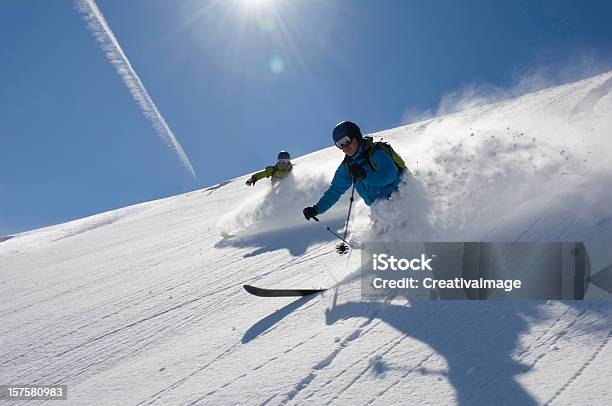 Foto de Adoro Esquiar Na Neve Em Pó e mais fotos de stock de Esqui - Equipamento esportivo - Esqui - Equipamento esportivo, Esporte de Inverno, Prancha de snowboard