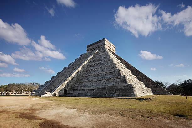 Spring Equinox at Chichenitza pyramid Spring Equinox at Chichenitza pyramid. kukulkan pyramid photos stock pictures, royalty-free photos & images