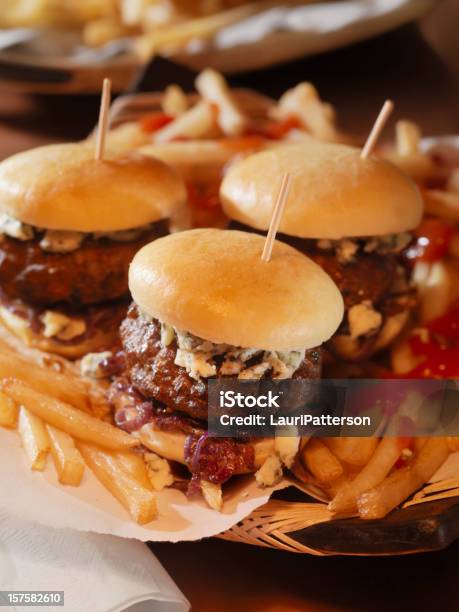 Mini Hamburguesas Con Queso Azul Foto de stock y más banco de imágenes de Aderezo - Aderezo, Alimento, Aperitivo - Plato de comida