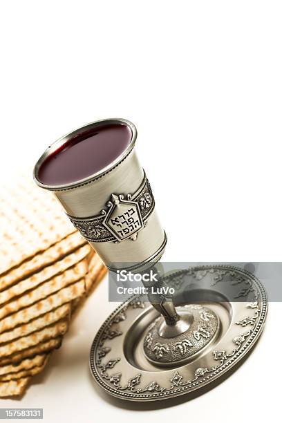 Copa Kidush De Matzo Foto de stock y más banco de imágenes de Bebida - Bebida, Bebida alcohólica, Ceremonia