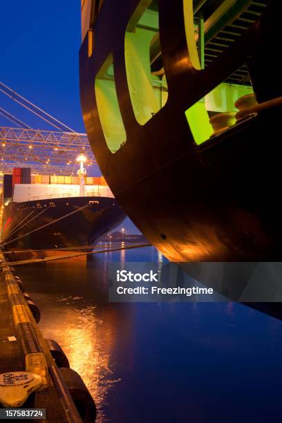 수거용기 선박 At Dusk Gantry Crane에 대한 스톡 사진 및 기타 이미지 - Gantry Crane, 건설 플랫폼, 교통수단