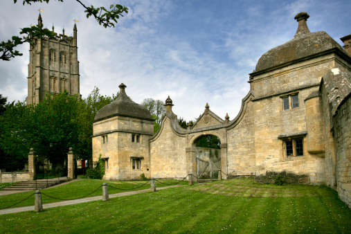 England, Gloucestershire, Cotswolds, Chipping Campden, Gate houses and church