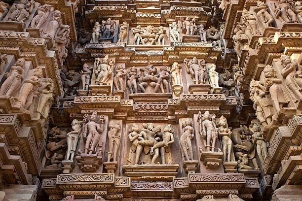 templo khajuraho, india - khajuraho india indian culture temple fotografías e imágenes de stock