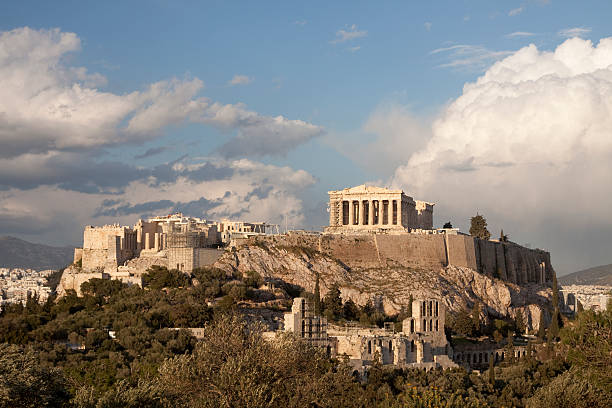 luftbild von der akropolis in athen - greece acropolis parthenon athens greece stock-fotos und bilder