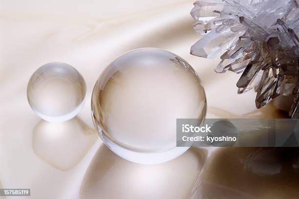 クリスタルボールにクリスタル - 球形のストックフォトや画像を多数ご用意 - 球形, ガラス, 石英