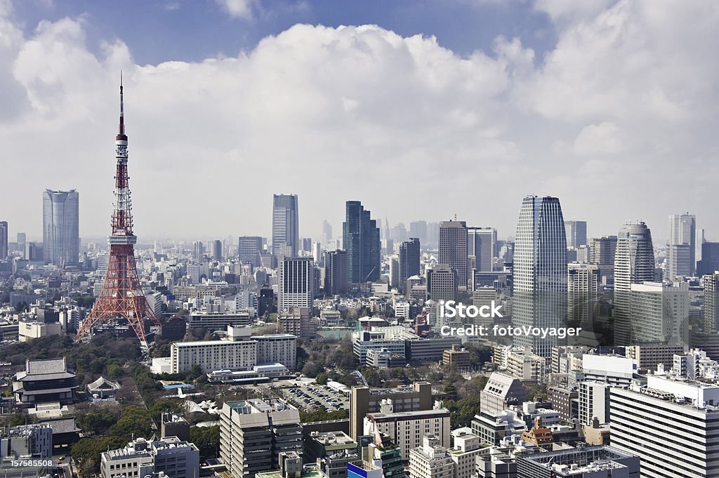 Tokyo Tower, el centro de la ciudad rascacielos de Roppongi Minato-ku metropolis aérea de un paisaje de la ciudad de Japón - Foto de stock de Parque Shiba libre de derechos