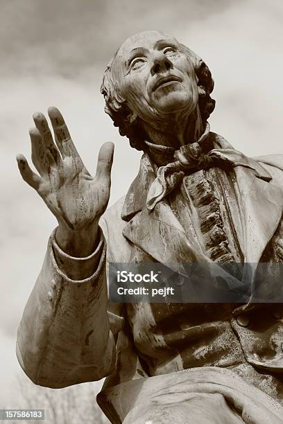 Hans Christian Andersen Mundialmente Famoso Poeta En Kongens Han Foto de stock y más banco de imágenes de Dinamarca