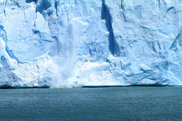 ice 落下の氷河 - uncultivated snow ice antarctica ストックフォトと画像