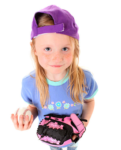 счастливая девушка с мячом и перчатки - baseball mit стоковые фото и изображения