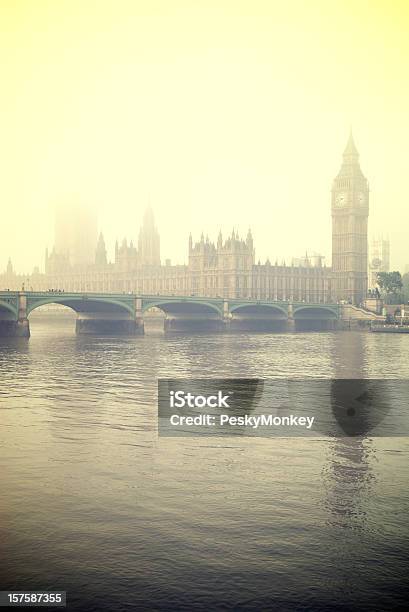 미스티 런던 빅벤과 국회의사당 런던-잉글랜드에 대한 스톡 사진 및 기타 이미지 - 런던-잉글랜드, 안개, 웨스트민스터 다리