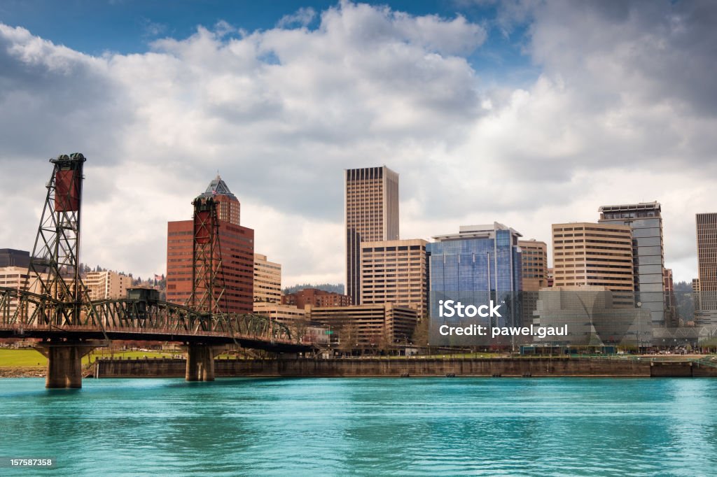 Vista de los edificios de Portland por día - Foto de stock de Panorama urbano libre de derechos