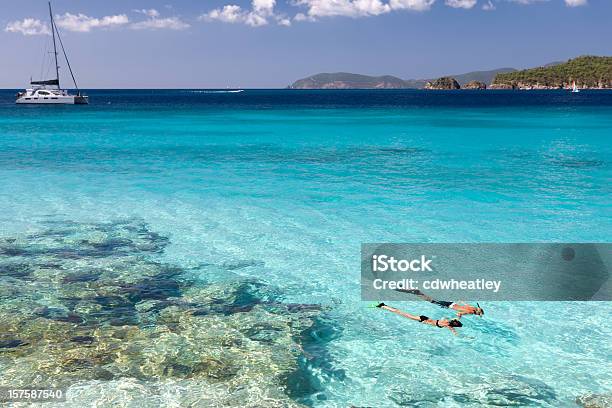 Para Snorkelingu Na Karaibach Krystalicznie Czyste Wody - zdjęcia stockowe i więcej obrazów Morze Karaibskie
