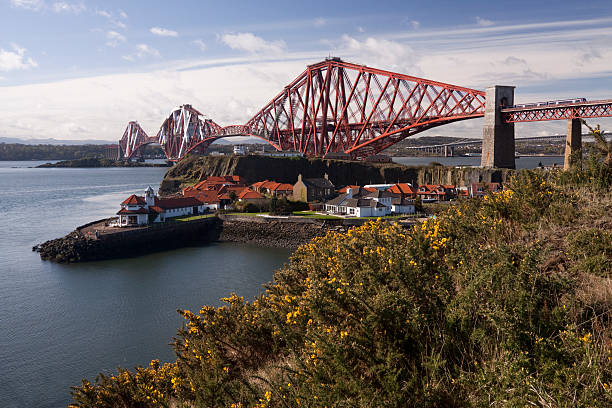 ponte ferroviario sul forth a edimburgo, scozia - bridge edinburgh panoramic scenics foto e immagini stock