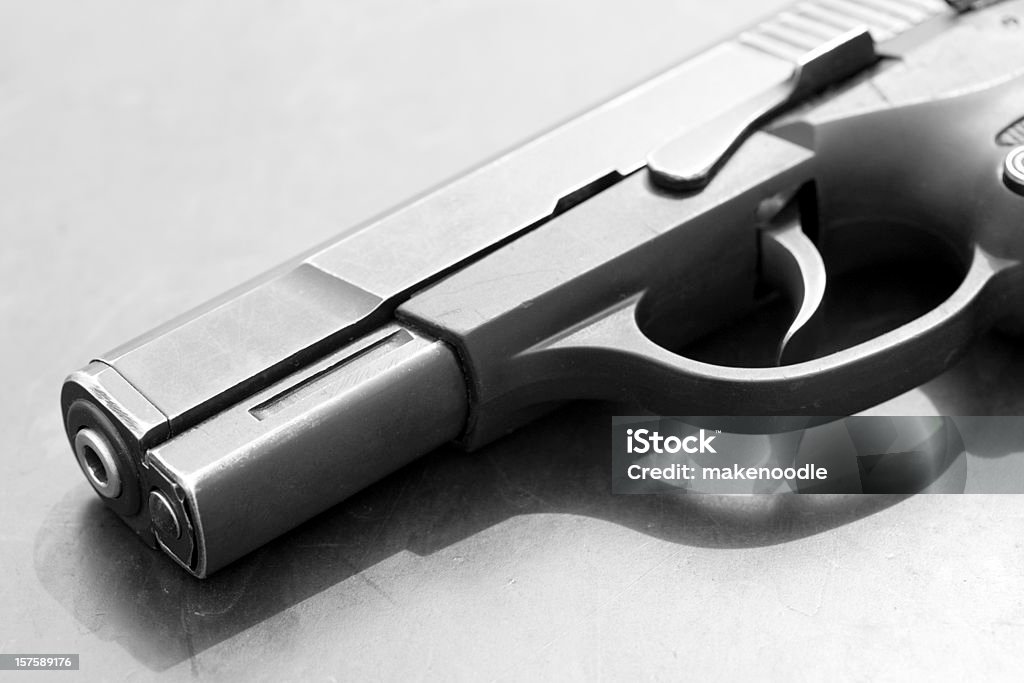 B & W półautomatycznej Ręczna broń palna Pistol - Zbiór zdjęć royalty-free (Broń palna)