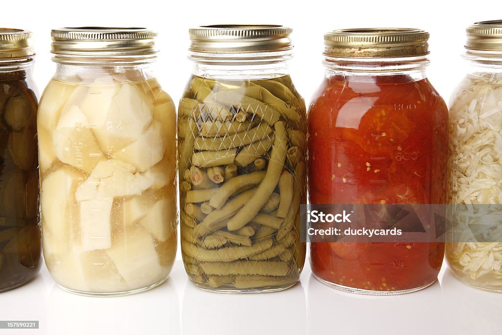 Warzywa w puszkach, w słoikach szklanych - Zbiór zdjęć royalty-free (Puszkowane jedzenie)
