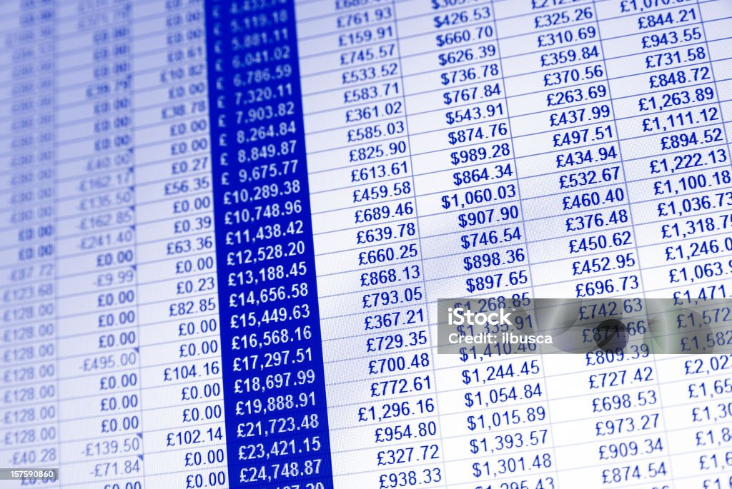 Monochrome fond de feuille de calcul des données financières - Photo de Tableau financier libre de droits
