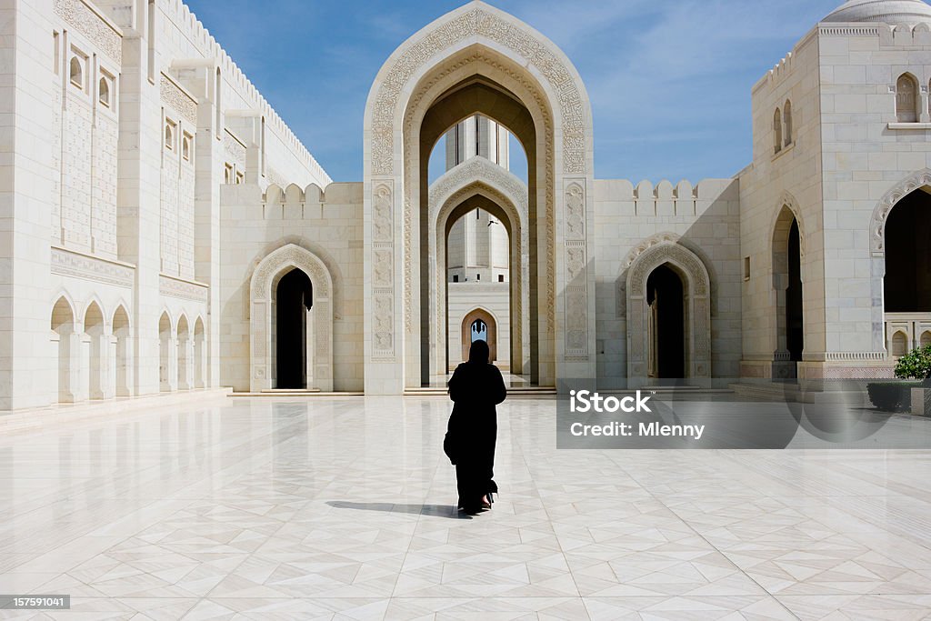 Большая мечеть султана Кабуса Muscat Оман - Стоковые фото Оман роялти-фри