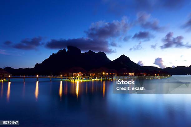 Photo libre de droit de La Tombée De La Nuit Au Paradis banque d'images et plus d'images libres de droit de Bora Bora - Bora Bora, Nuit, Tahiti