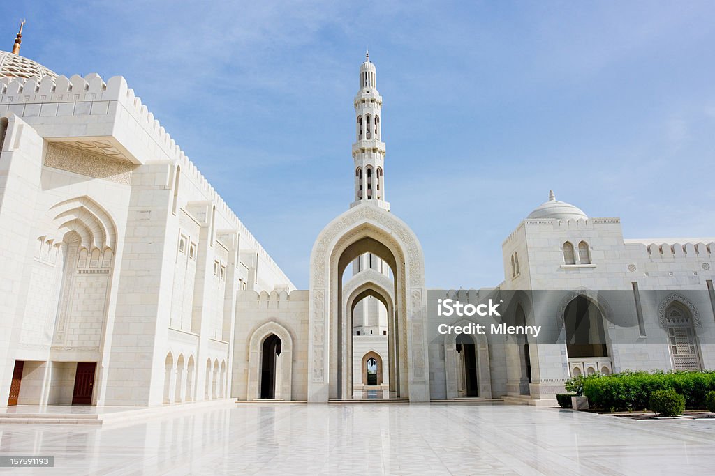 Arquitetura Grande Mesquita do Sultão Qaboos - Foto de stock de Omã royalty-free