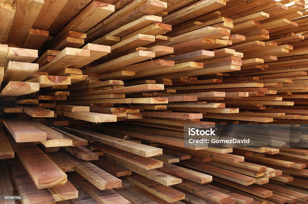 Pila di legname, fresatura di Redwood - Foto stock royalty-free di Ambientazione esterna
