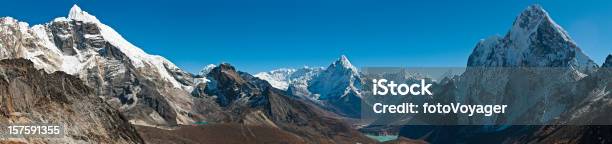 Himalaya Alta Quota Labouche Ama Dablam Cholatse Khumbu Panorama Nepal - Fotografie stock e altre immagini di Neve