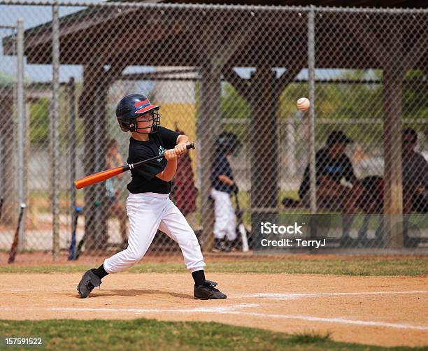 Baseball Stockfoto und mehr Bilder von Kind - Kind, Baseball, Baseball-Spielball