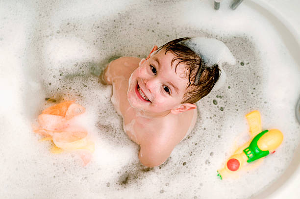 ricordi vasca da bagno - bathtub child bathroom baby foto e immagini stock