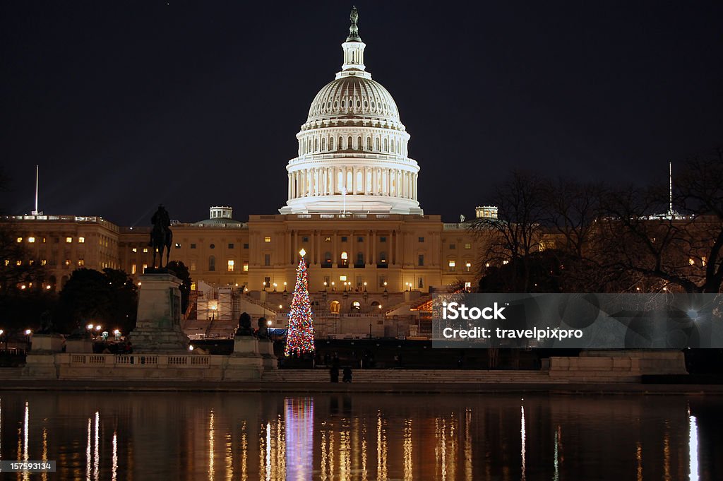 Edificio del Capitol de Estados Unidos en la noche - Foto de stock de Asistencia sanitaria y medicina libre de derechos