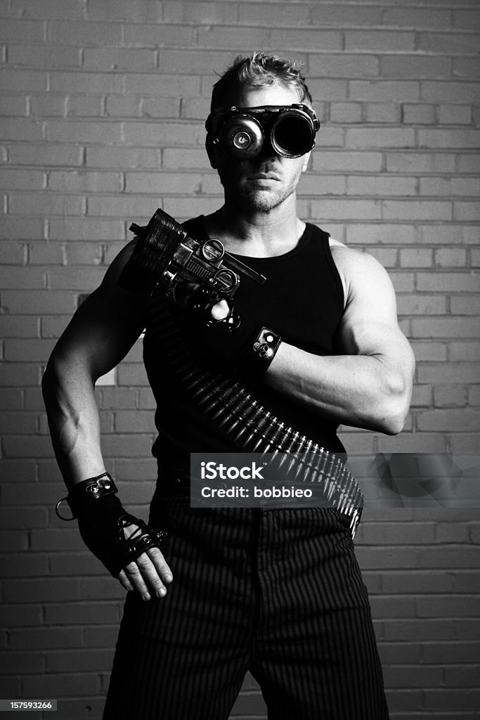 Furistic male mit cyborg Brillen und Waffe - Lizenzfrei Cosplay Stock-Foto