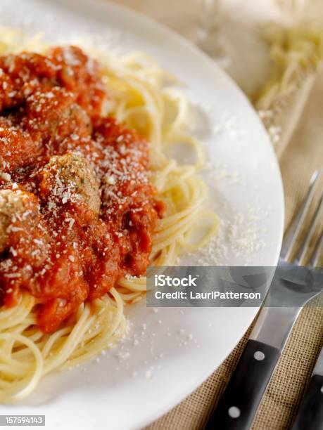 Photo libre de droit de Spaghetti Et Boulettes De Viande banque d'images et plus d'images libres de droit de Boulette de viande - Boulette de viande, Spaghetti, Fromage