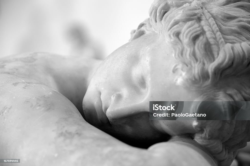 Il dormire Ermafrodita - Foto stock royalty-free di Statua