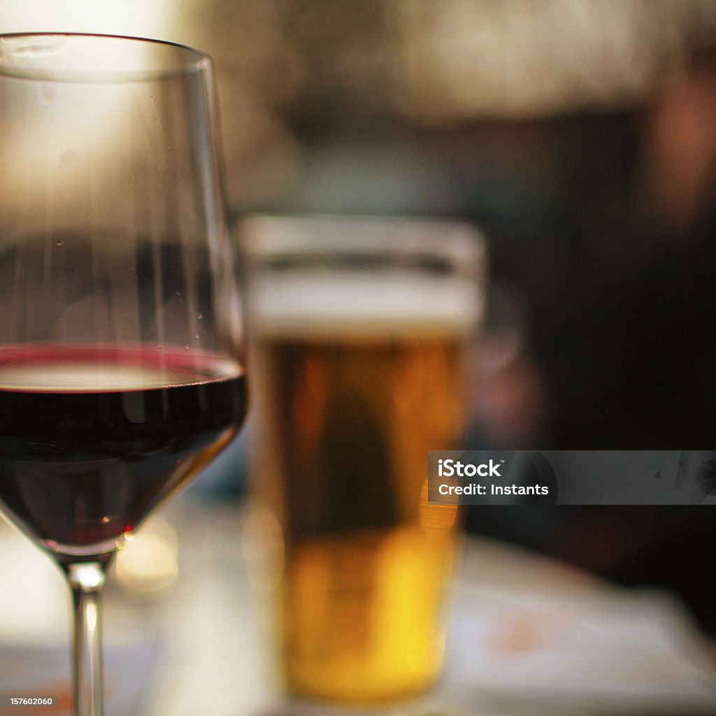 Cerveza y vino - Foto de stock de Cerveza libre de derechos
