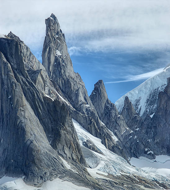 セロ・トーレ - cerro torre ストックフォトと画像