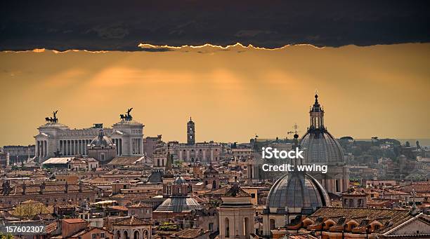 ローマの街並みの見事な夕日 - カラー画像のストックフォトや画像を多数ご用意 - カラー画像, ドラマチックな空模様, バシリカ