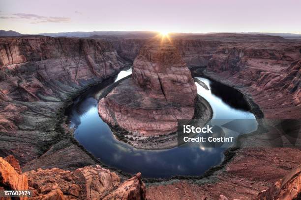 Horseshoe Bend Arizona - Fotografias de stock e mais imagens de Anoitecer - Anoitecer, Ao Ar Livre, Arizona