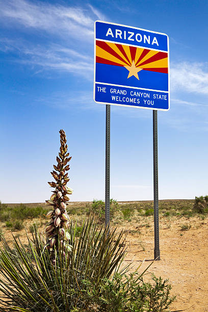 istock welcome to Arizona sign state line 157602880