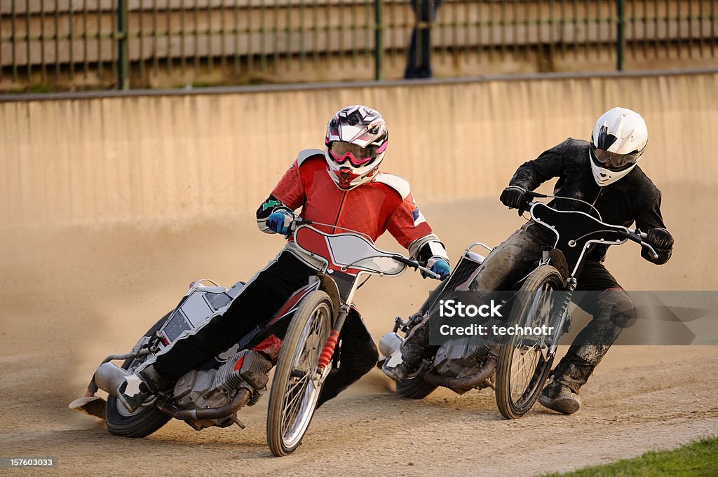 Coureurs compeeting Speedway - Photo de Circuit automobile libre de droits