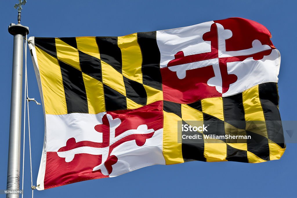 メ��リーランド州旗を振る「ブリーズ - メリーランド州旗のロイヤリティフリーストックフォト