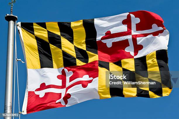 Bandeira Do Estado De Maryland Acenando Na Brisa - Fotografias de stock e mais imagens de Bandeira do estado de Maryland - Bandeira do estado de Maryland, Maryland - Estado, Bandeira