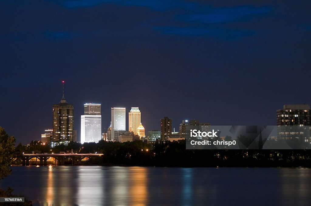Tulsa Skyline al crepuscolo - Foto stock royalty-free di Tulsa