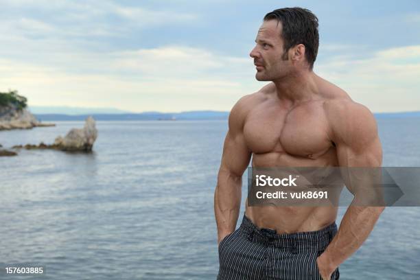 Bonito Macho Muscular Retrato - Fotografias de stock e mais imagens de Músculo Abdominal - Músculo Abdominal, Homens, Abdómen