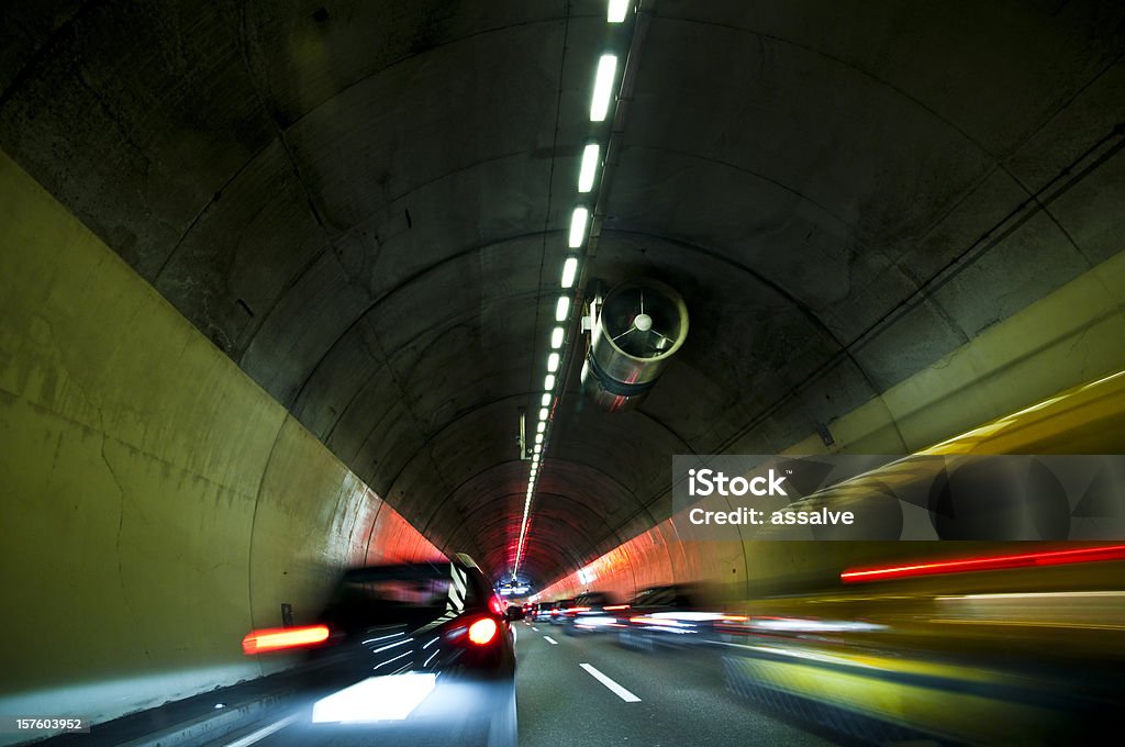 Heure de pointe et traffc jam de tunnel - Photo de Tunnel libre de droits