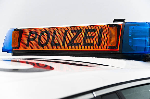 полиция siren в швейцарии - german culture flash стоковые фото и изображения