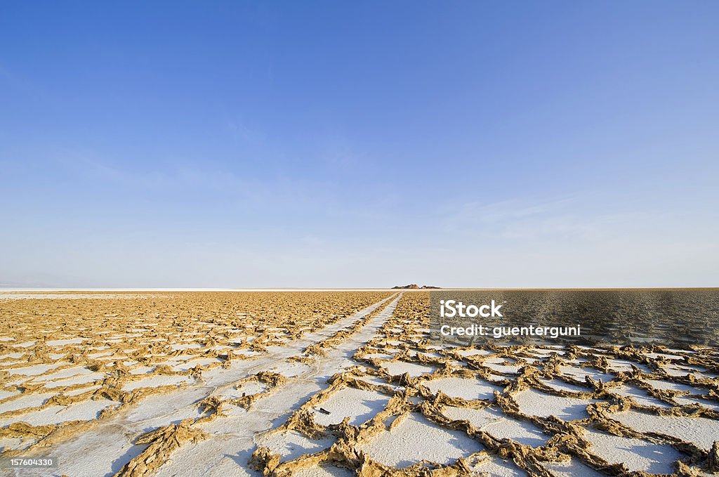 자동차모드 트랙을 salt 사막, Danakil, 에디오피아 - 로열티 프리 다나킬 사막 스톡 사진